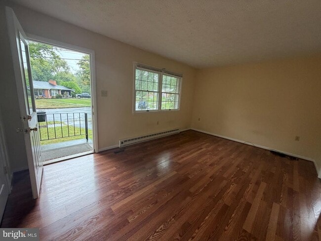 23 Montague Cir