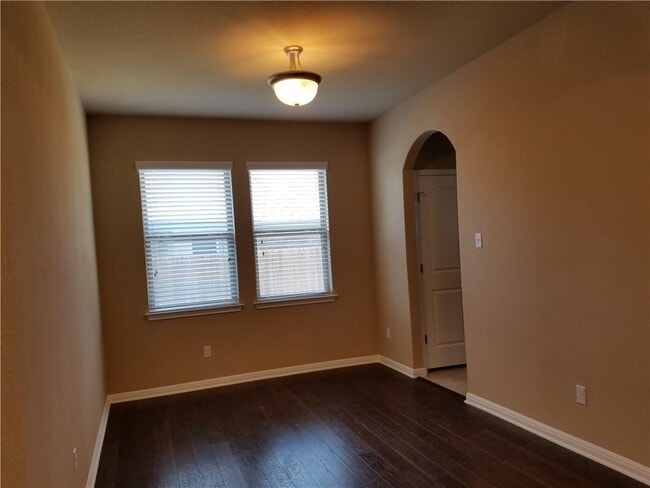 Photo - 743 Easton Dr