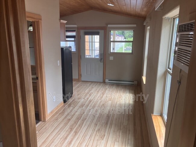 Photo - 111 E Cottonwood Dr