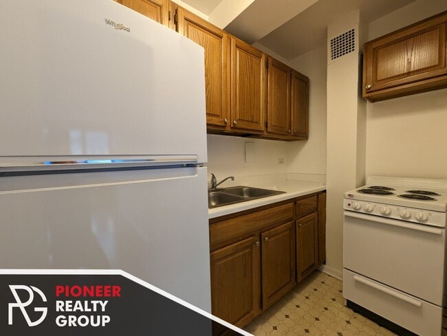 Photo - 4180 N Marine Dr Unit 512