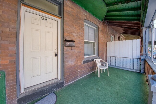 Photo - 354 Ophelia St