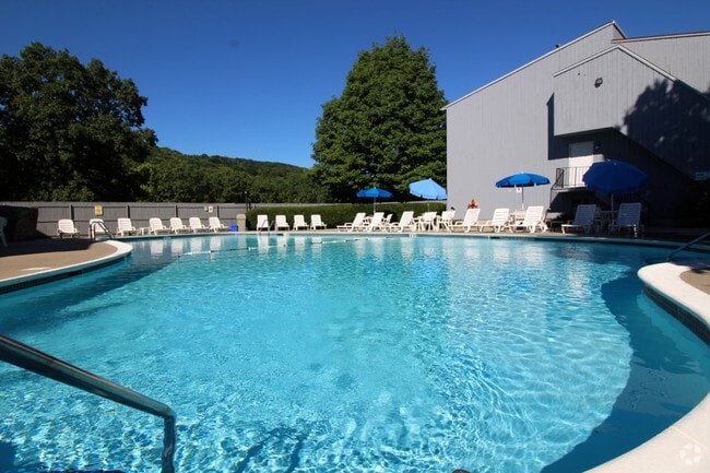 Seasonal Pool - Horizon Homes