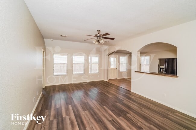Photo - 339 Primrose Way
