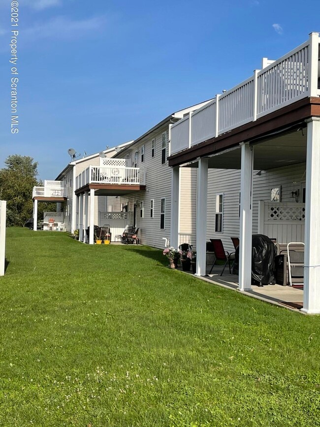 Photo - 652 Marion Ln