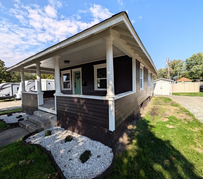 Photo - 307 5th Ave E