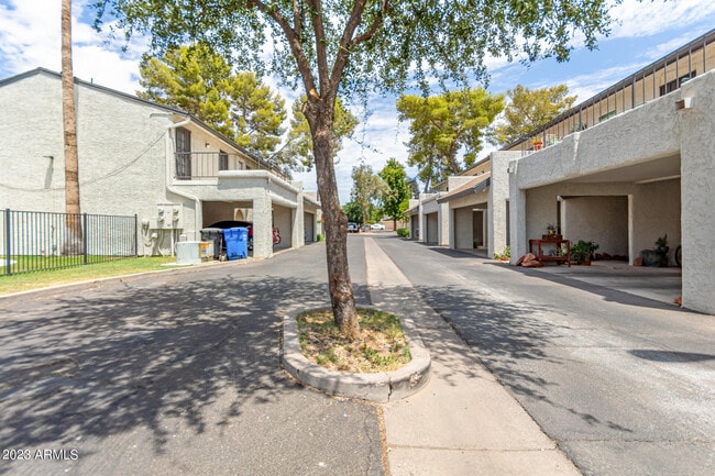 Building Photo - 3136 N 38th St Rental