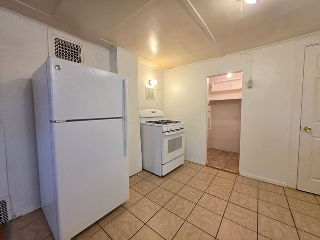 Photo - 911-915 Broadway Unit 915