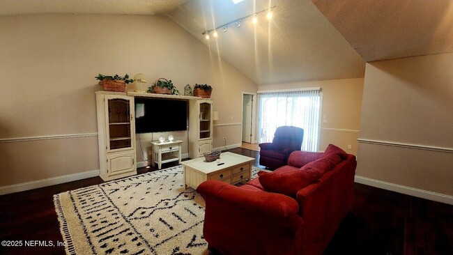 Photo - 10 Blackfoot Ct
