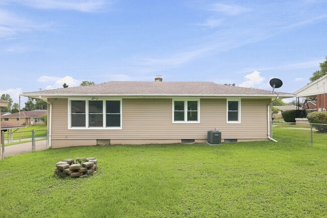 Photo - 248 Canterbury Dr