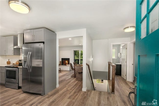 Building Photo - 6534 25th Ave SW Rental
