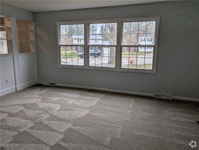 Building Photo - 1565 Chadwick Rd Rental