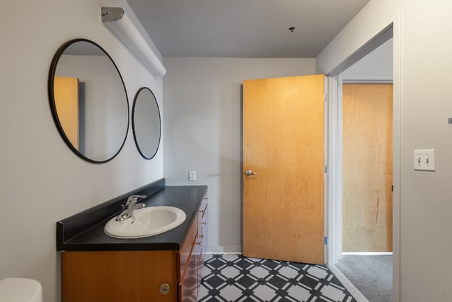 Photo - 1006 Olive St Unidad 503