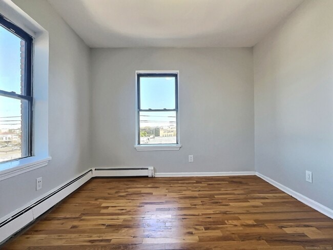 Photo - 2260 Fairfield Ave Unit 4B