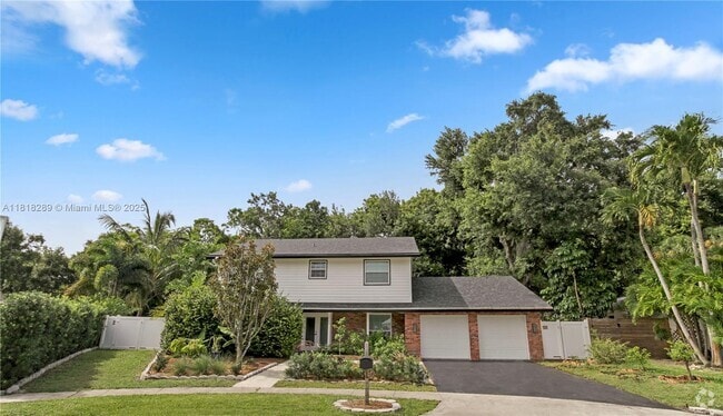 Building Photo - 2589 Pepperwood Cir S Rental