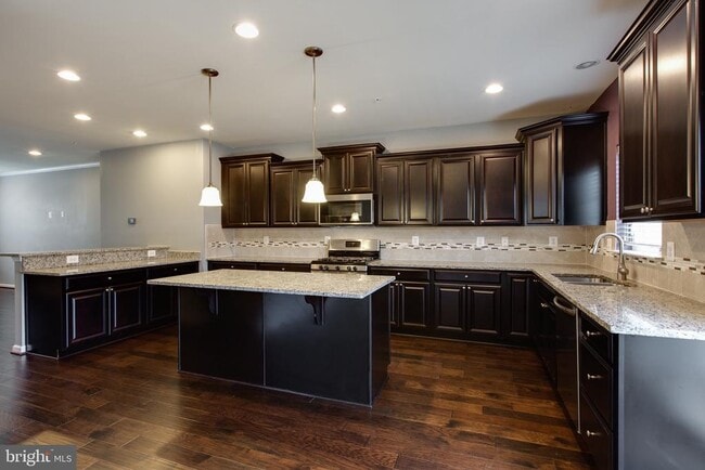 Photo - 1314 Hawthorn Dr