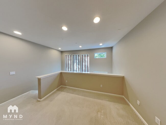 Photo - 906 Cole Pl