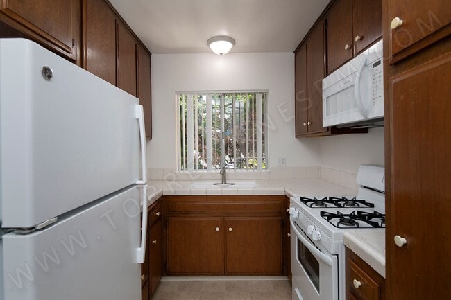 Photo - Charming 1 BR in Pacific Beach with Parking Unit 05