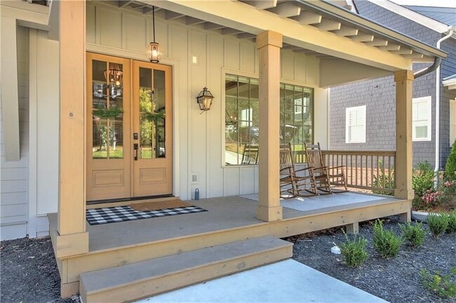 Photo - 1268 Hayes Dr SE