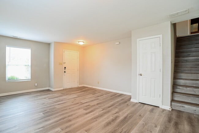 Photo - 1528 Bray Dr