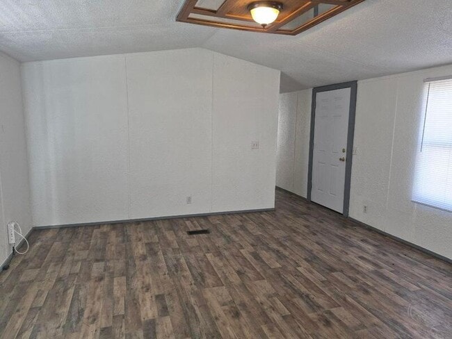 Photo - 209 S Avenue