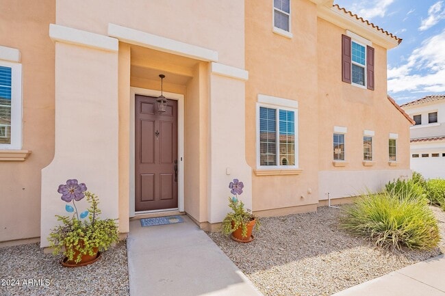 Photo - 445 W Mountain Sage Dr