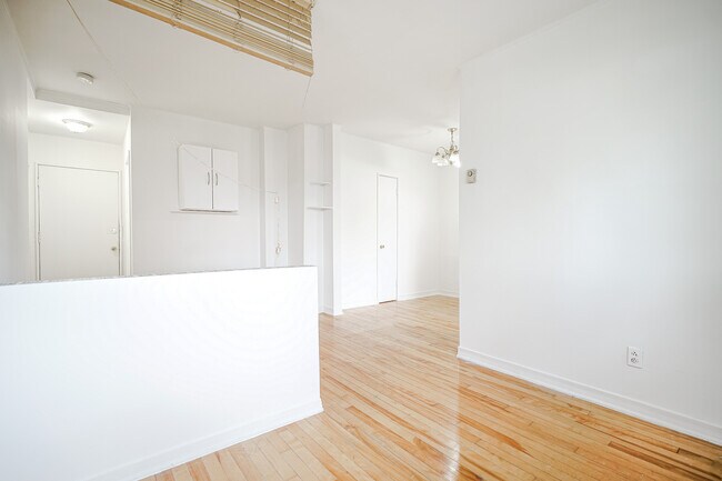 Photo - 11700 Rue Pasteur Unit 108