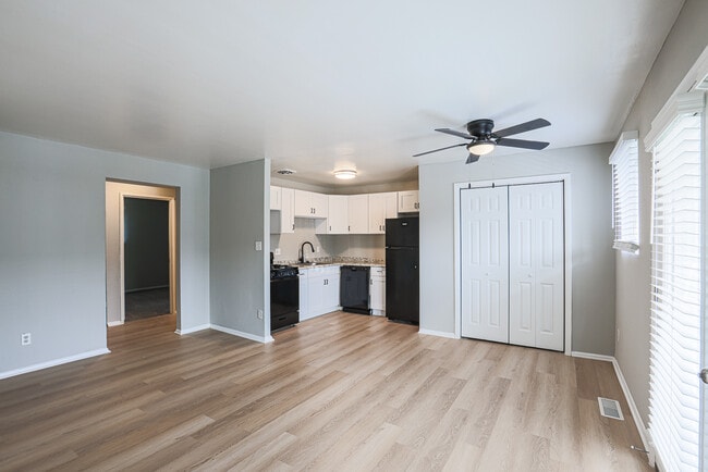 Photo - Calvert at Quarterfield Station