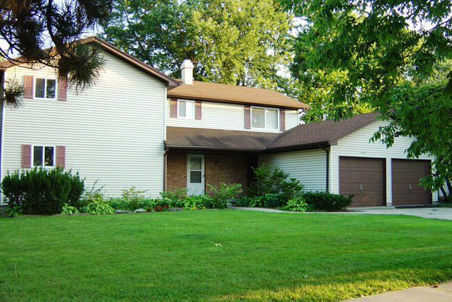 Building Photo - 1303 W Lake Lansing Rd Rental