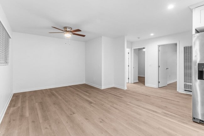 Photo - 3032 E 7th St Unidad 3032-01