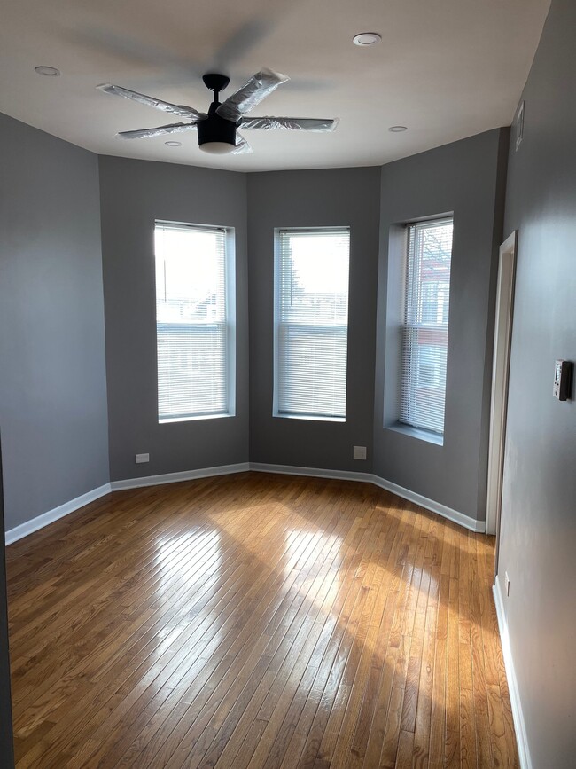 Photo - 3343 N Troy St Unit 3rd Floor