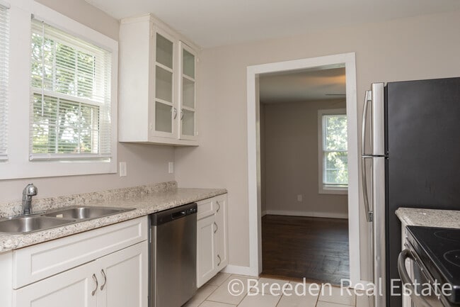 Photo - 207 Jefferson St