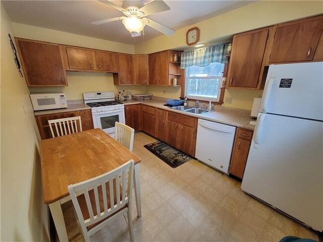 Photo - 302 South Dr