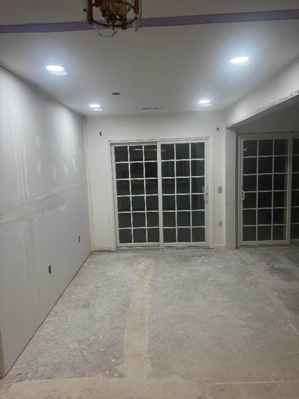 Photo - 737 Lemoyne Ave