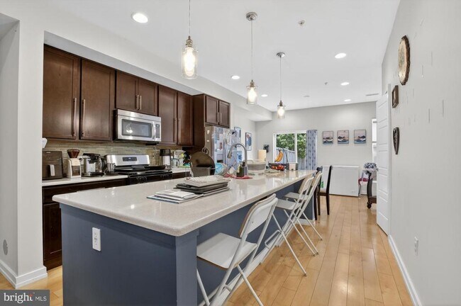 Photo - 1504 Earl St