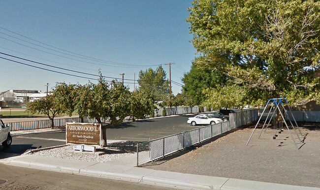 Photo - 451 N. Broadway-#451 Unidad #451