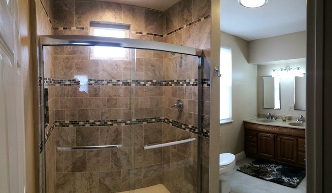 bathroom - 160 Pearl St