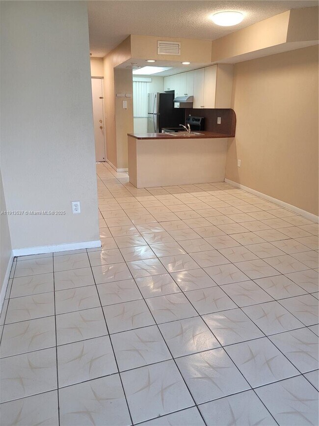 Photo - 5942 W 26th Ave Unidad 130 Rental