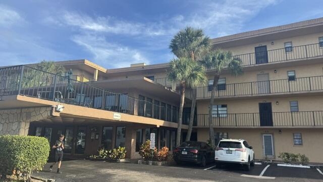 Building Photo - 9370 SW 8th St Unit 319