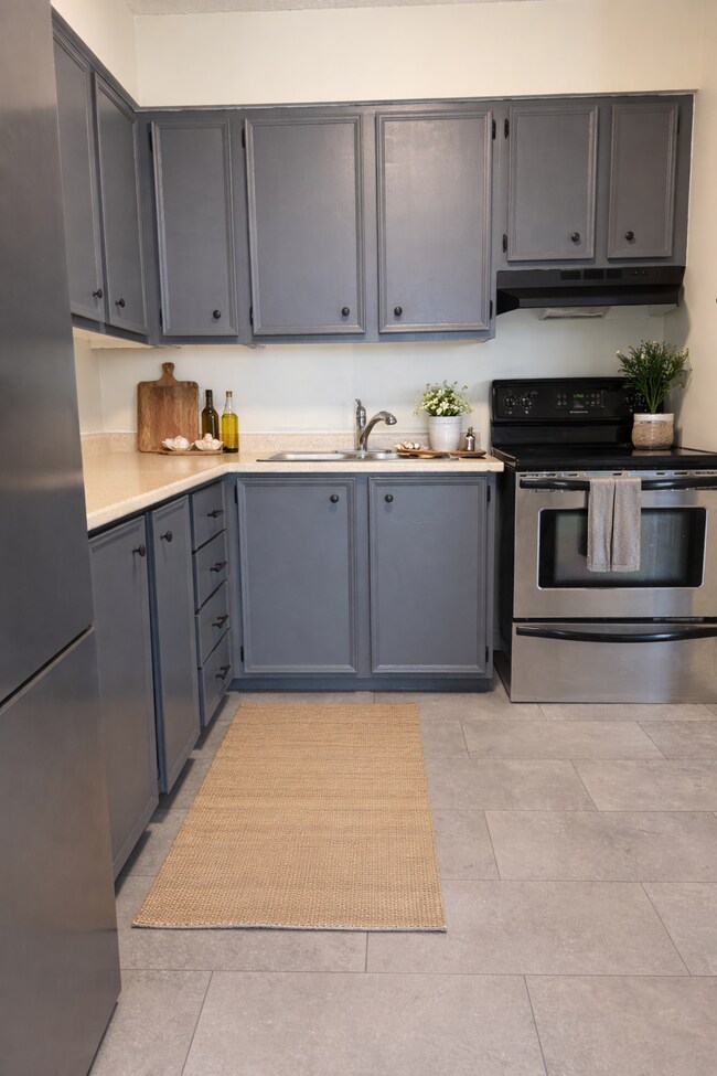 Photo - 909-155 Front St. N