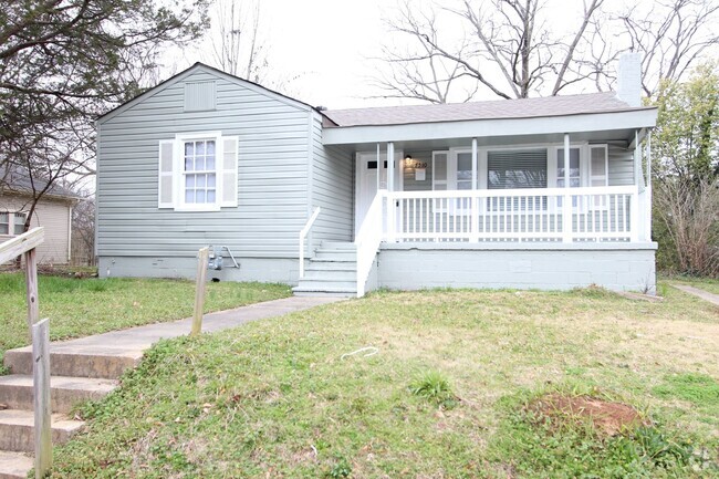 Building Photo - Large and Cute 4BR 2BA Eastlake Home in Mo...