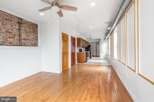 Photo - 1704 W Girard Ave Apartment Unit 3