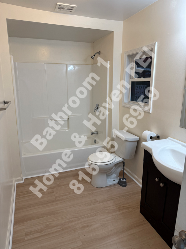 Photo - 830 W Scott St