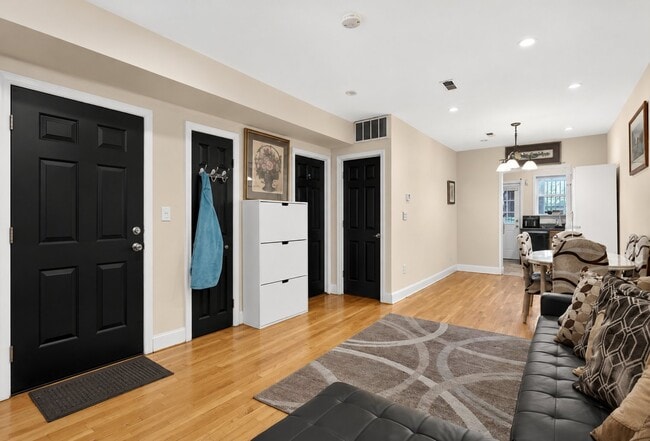 Photo - 7 Chesterton St Unit 1