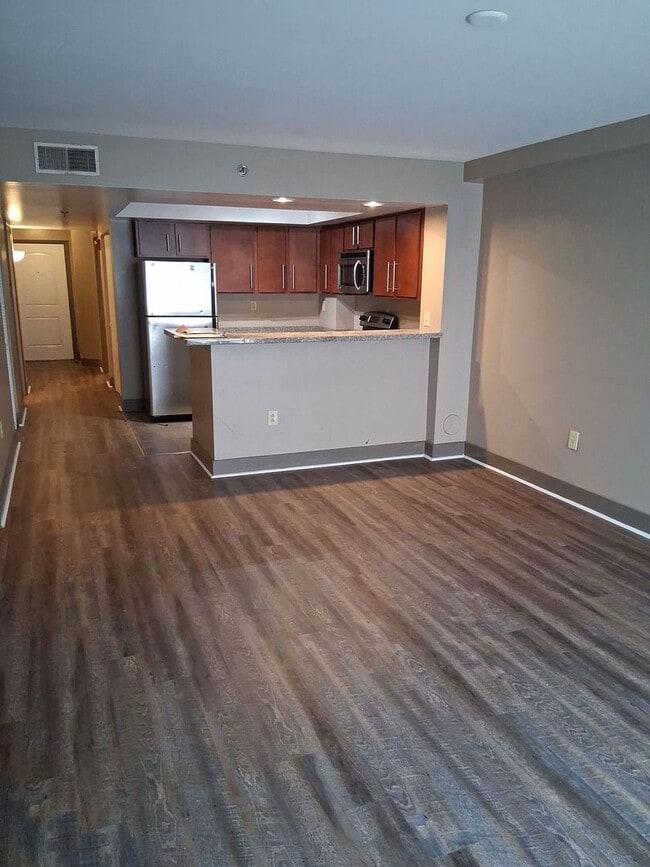 Photo - Short-term lease ONLY (NOW through July 15... Unit 105