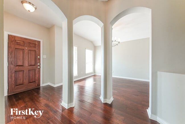 Photo - 3108 Silver Creek Dr