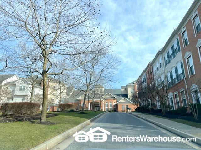 Building Photo - 400 Symphony Cir Unit 440E