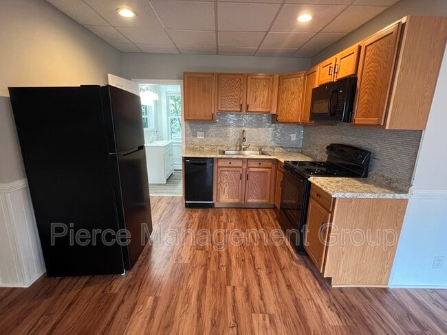 Building Photo - 68 Kenney St Unit 2