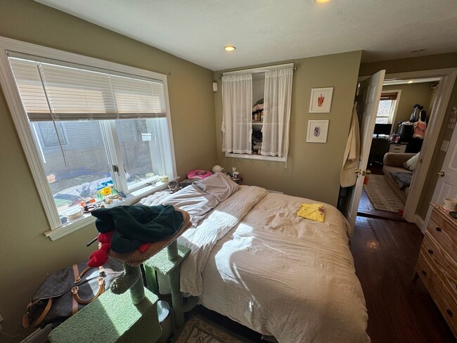 Photo - 735 Somerville Ave Unit 1