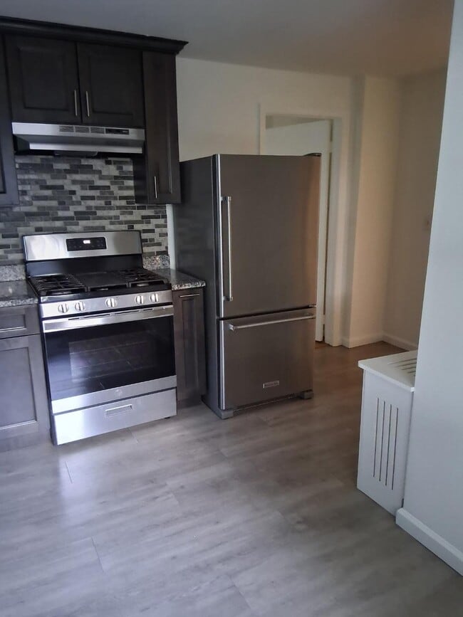 Photo - 158 Franklin St Unit 1
