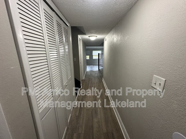 Photo - 1108 Country Club Ln